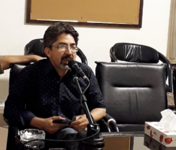 شاعران ایرانی جزئی از زندگی من هستند